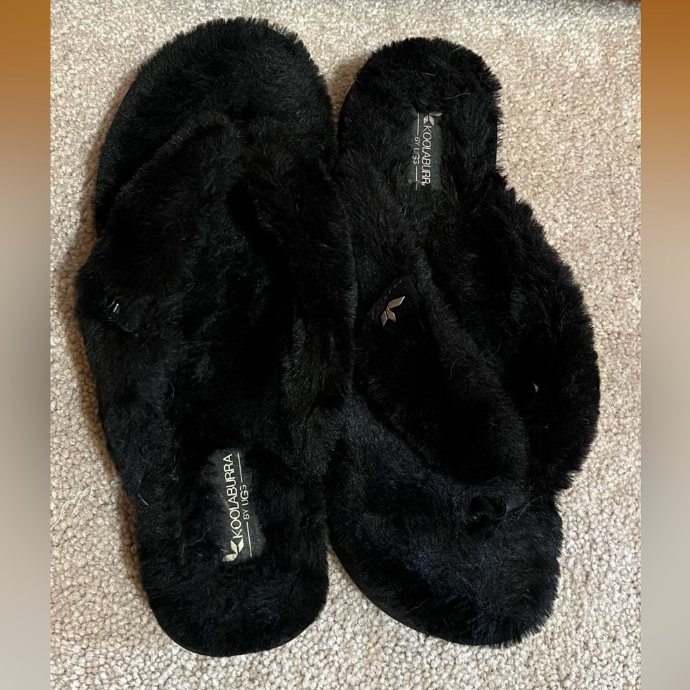 Koolaburra UGG House Flip flops - Size 9